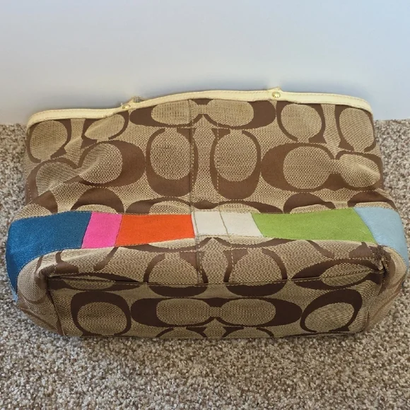 Coach Signature Brown Shoulder Bag with Multicolor Stripes - Vintage Y2K - Picture 6 of 8